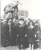 Группа участников слета ветеранов войны в г. Глазове у памятника Победы